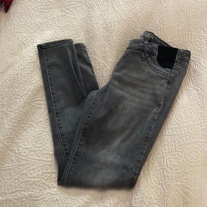 GAP MATERNITY JEANS